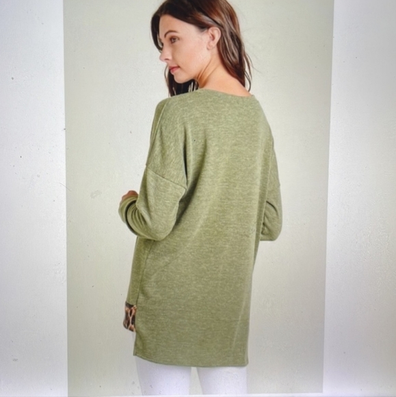 Green with leopard panel long-sleeved  shirt - Picture 4 of 4